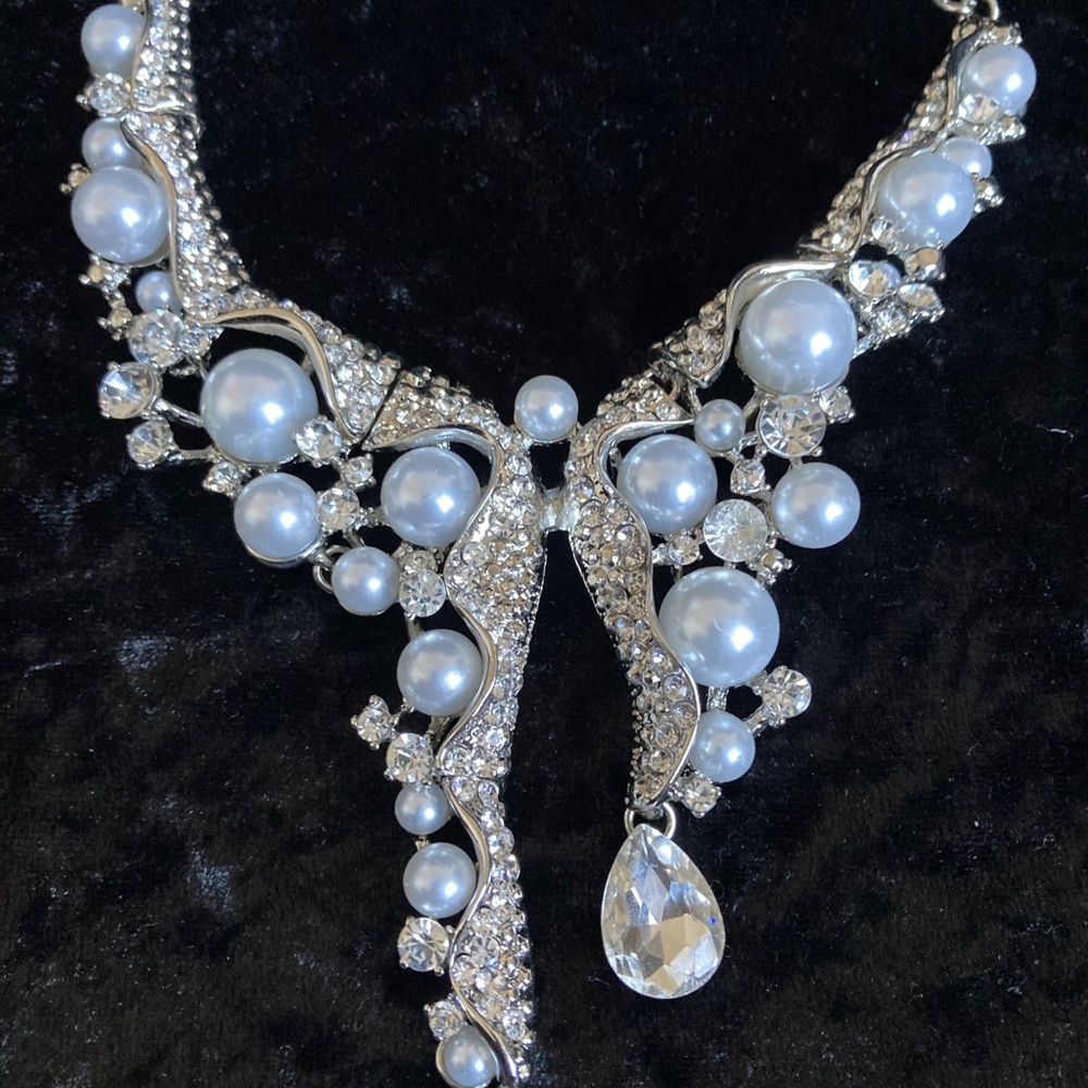 Bridal Dramatic Statement Necklace - image 2